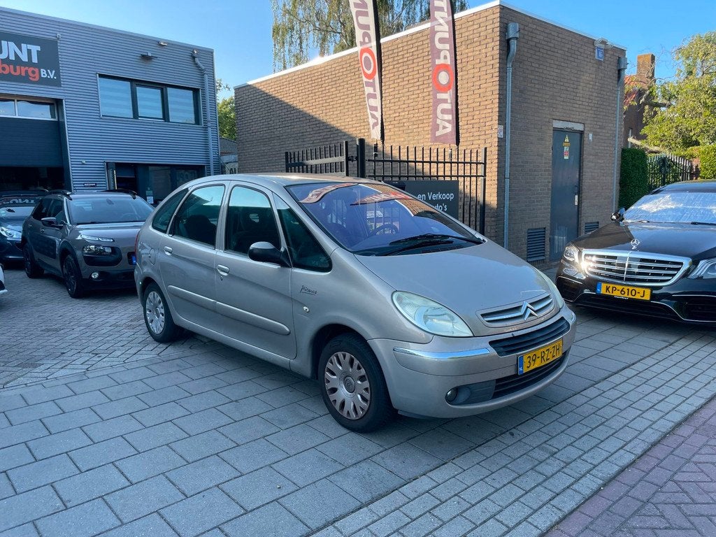 Citroen Xsara Picasso 1.8i-16V Attraction Airco NAP APK, Auto's, Citroën, 4 cilinders, 1749 cc, 116 pk, Beige