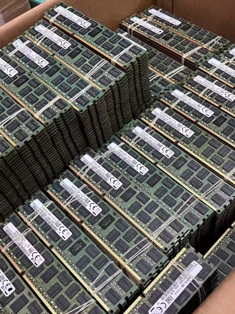 gezocht partij dd4 en ddr5  van server en pc ,laptop, Computers en Software, Ophalen, Zo goed als nieuw, Overige soorten, Desktop