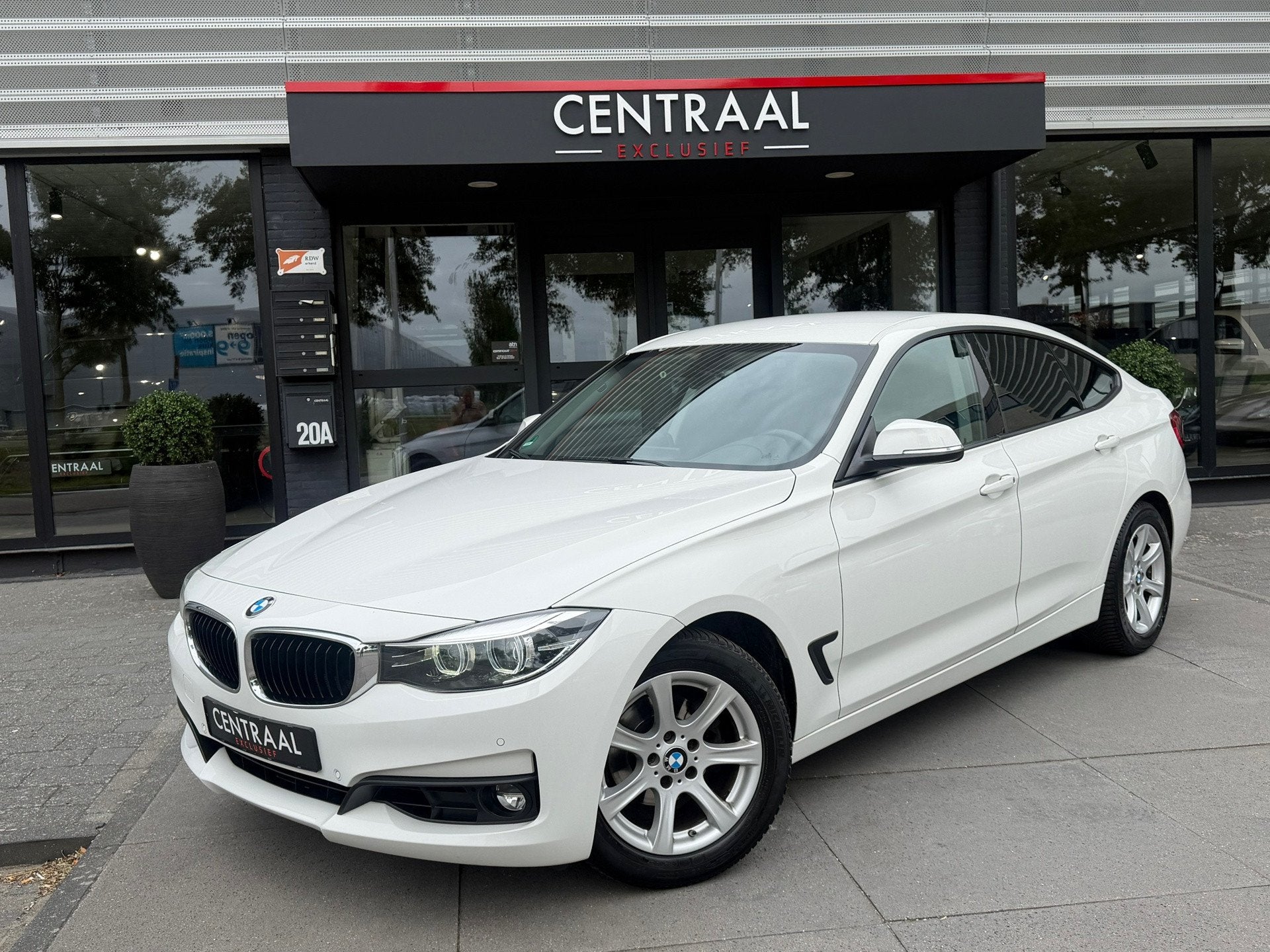 BMW 3-serie Gran Turismo 320i High Executive Leder|Navi|PDC|, Auto's, BMW, Automaat, 1998 cc, Achterwielaandrijving, Gebruikt