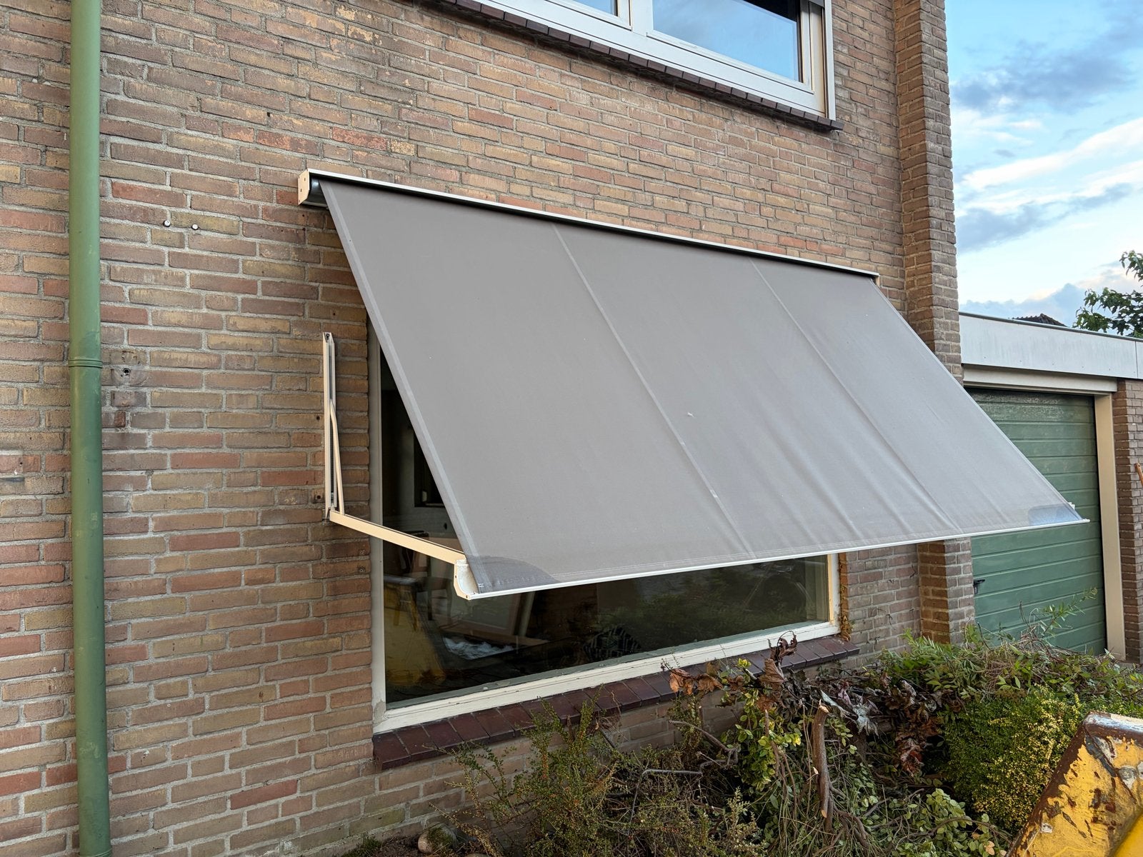 Uitvalscherm met elektronische bediening, Tuin en Terras, Zonneschermen, Ophalen, Gebruikt, Elektrisch, 150 tot 300 cm