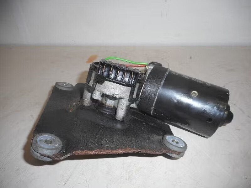 RUITENWISSERMOTOR VOOR Volvo S40 (VS) (0390241114), Robert Bosch AG, Gebruikt, Ophalen of Verzenden, Volvo