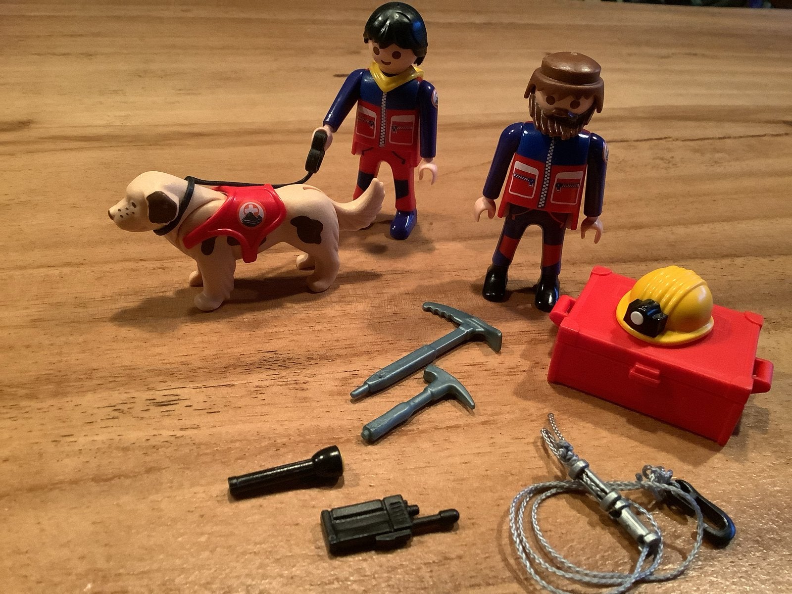 Playmobil reddingswerkers met hond en accessoires, Gebruikt, Complete set, Ophalen of Verzenden, City action