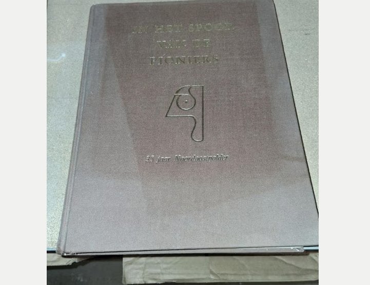 In het spoor van de pioniers - 35 jaar Noordoostpolder, Boeken, Ophalen of Verzenden, 20e eeuw of later, Onbekend, Gelezen