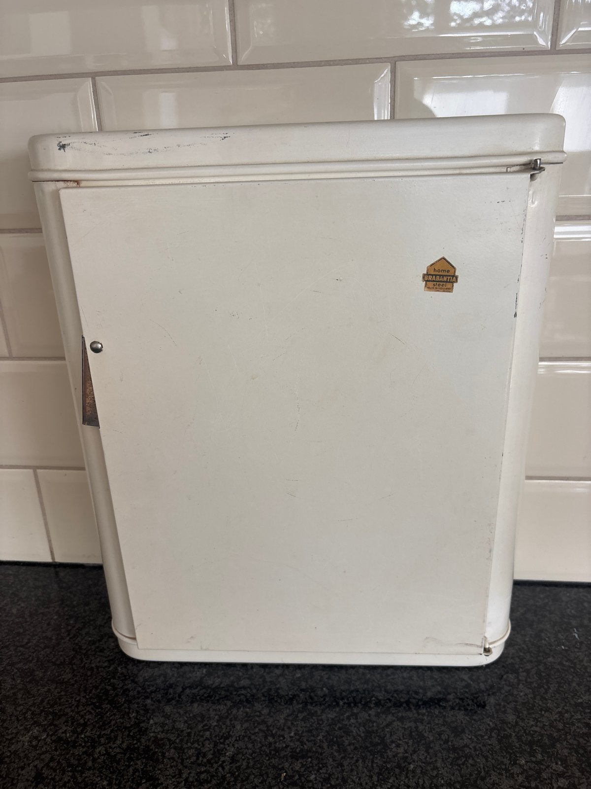 Vintage brabantia medicijnkastje / wandkastje - wit metaal, Antiek en Kunst, Ophalen of Verzenden
