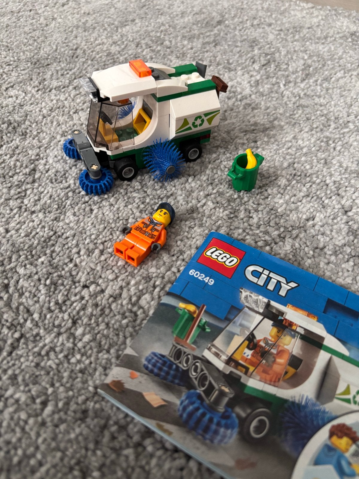 LEGO City 60249 Straatveger met minifiguur en instructies, Lego, Ophalen of Verzenden, Compleet, Complete set