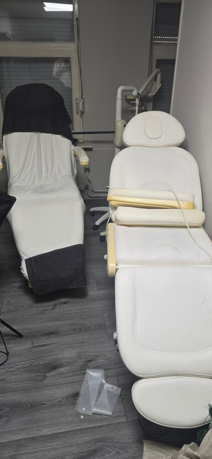Professionele behandelstoel/massagetafel, Gebruikt, Wit, Ophalen of Verzenden, Modern, Professioneel