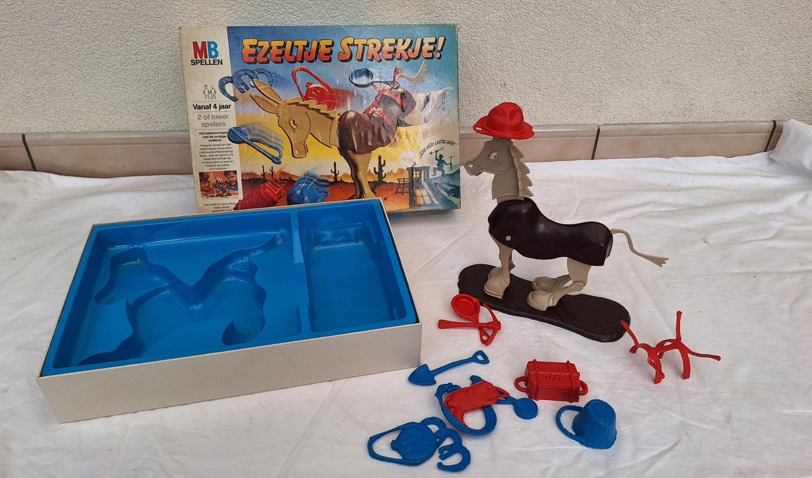 MB Spellen Ezeltje Strekje! Bordspel, Ophalen of Verzenden, Gebruikt, Jongen of Meisje