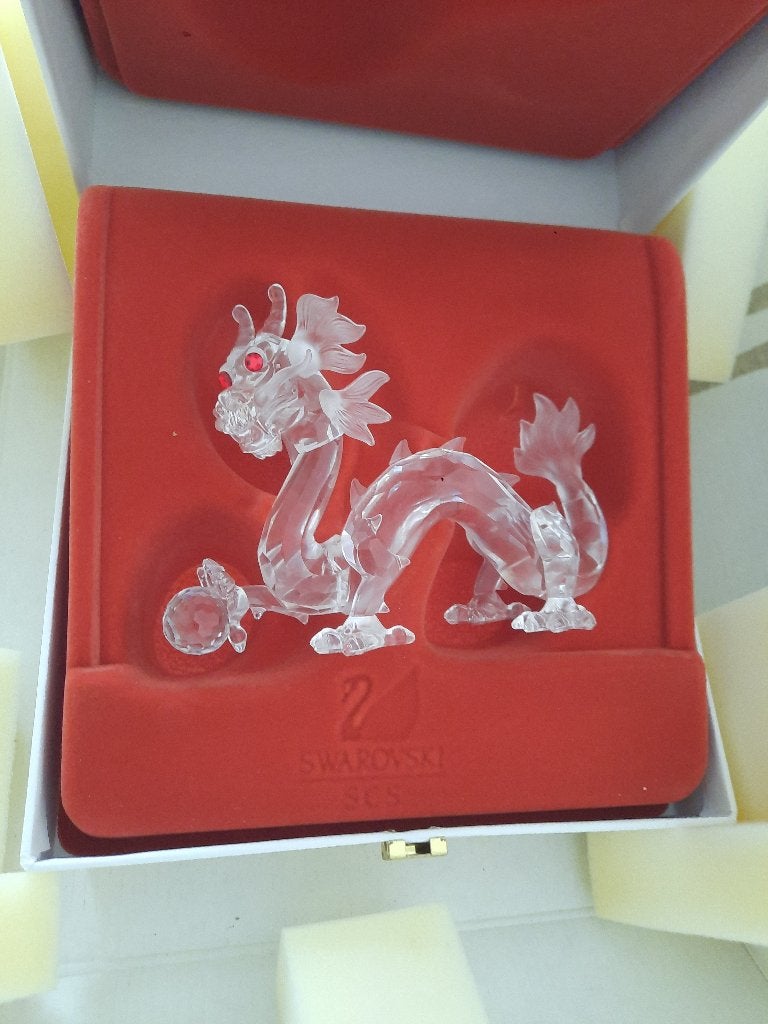 Swarovski. Draak. Jaarstuk 1997. In box, Verzamelen, Swarovski, Ophalen of Verzenden, Zo goed als nieuw, Figuurtje