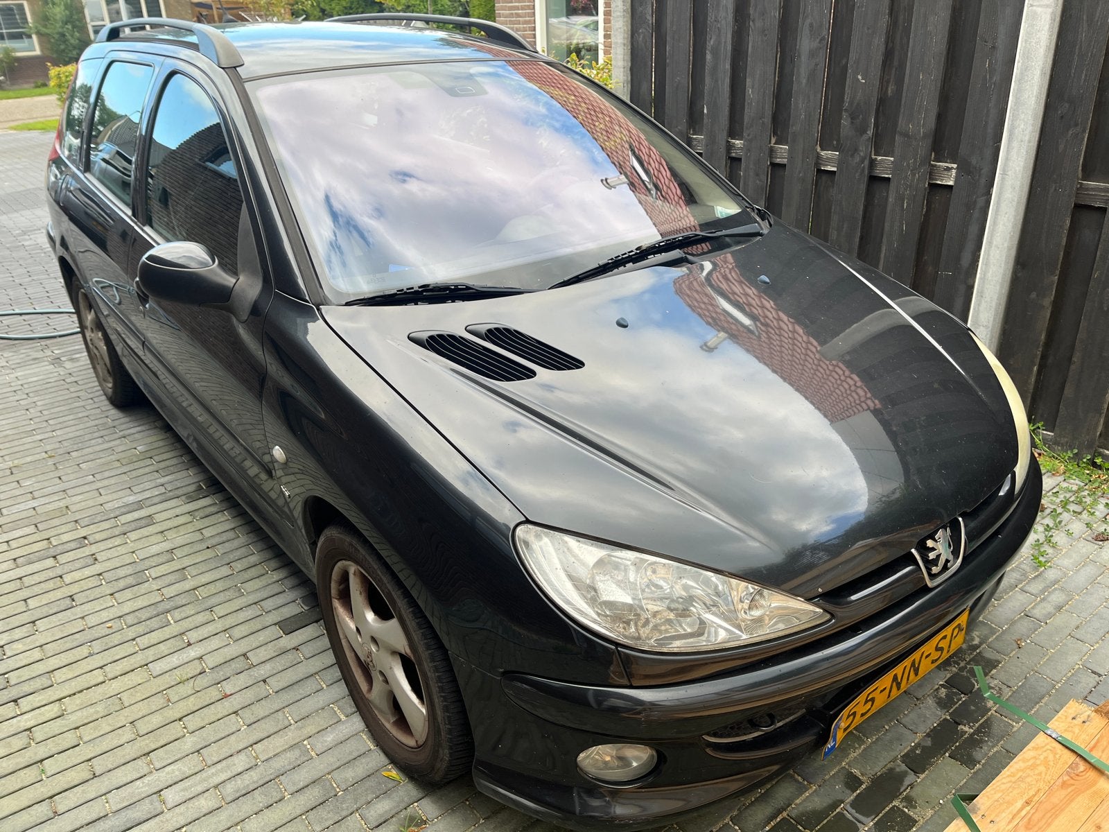 Peugeot 206 1.6 16V SW 2004 Zwart, Voorwielaandrijving, 15 km/l, 40 €/maand, 4 cilinders