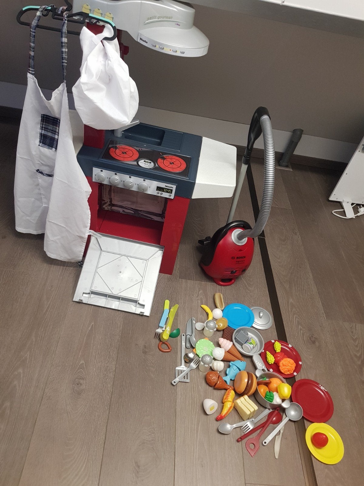 Speelkeuken met accessoires en stofzuiger, Ophalen, Jongen of Meisje