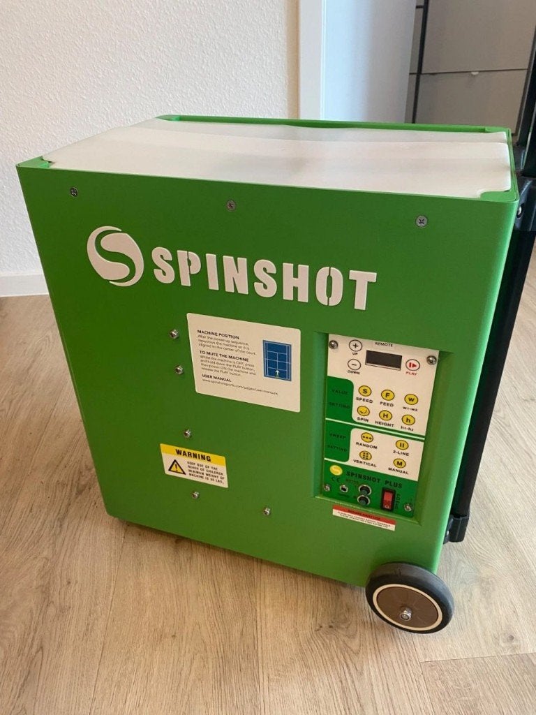 Spinshot Plus-2 tennisballenmachine + 100 drukloze ballen, Sport en Fitness, Tennis, Overige merken, Ballen, Verzenden, L00