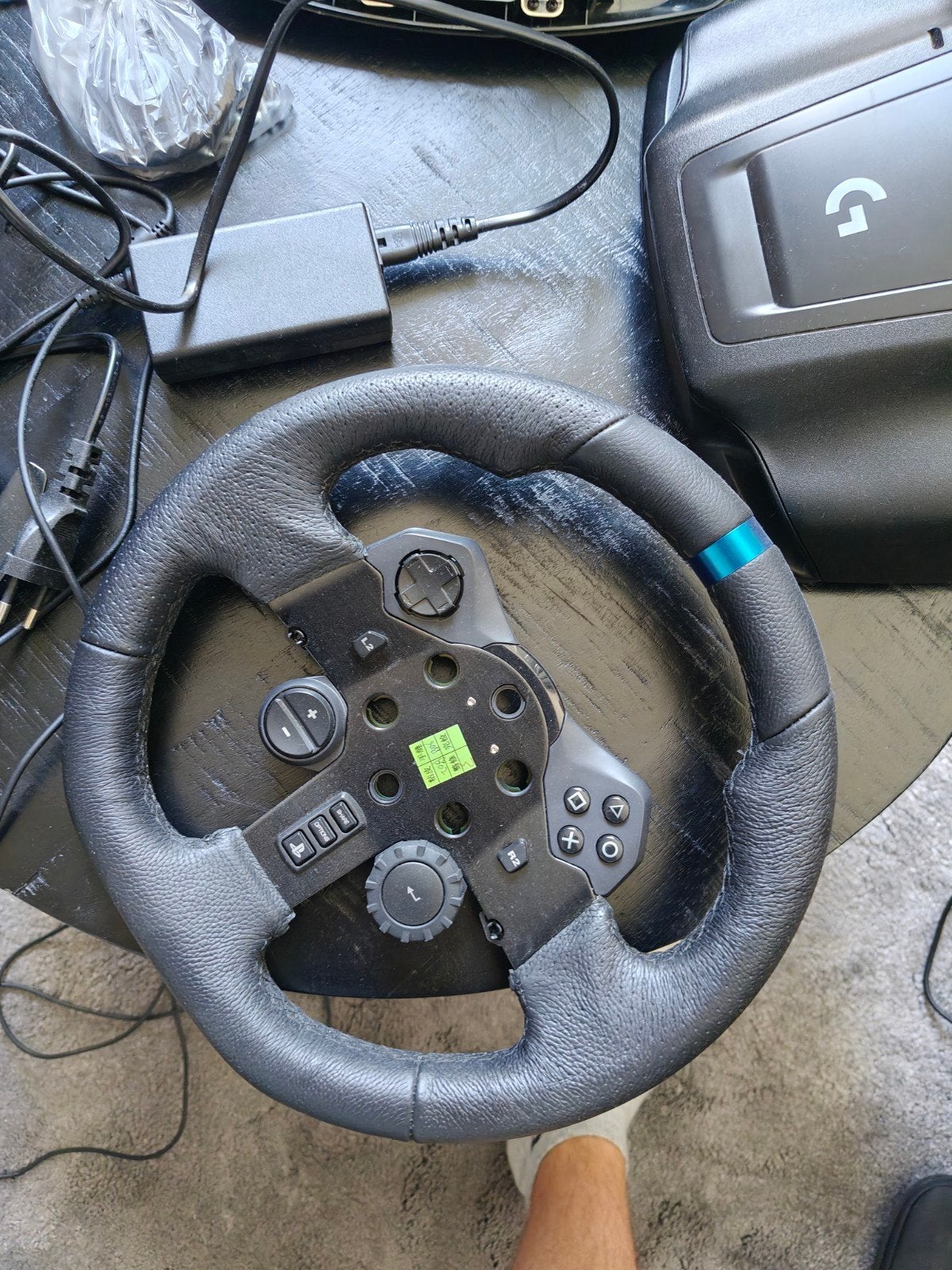 Logitech G923 Racestuur (defect) - voor onderdelen/opknappen, Racestuur, Force feedback, Ophalen of Verzenden, Niet werkend