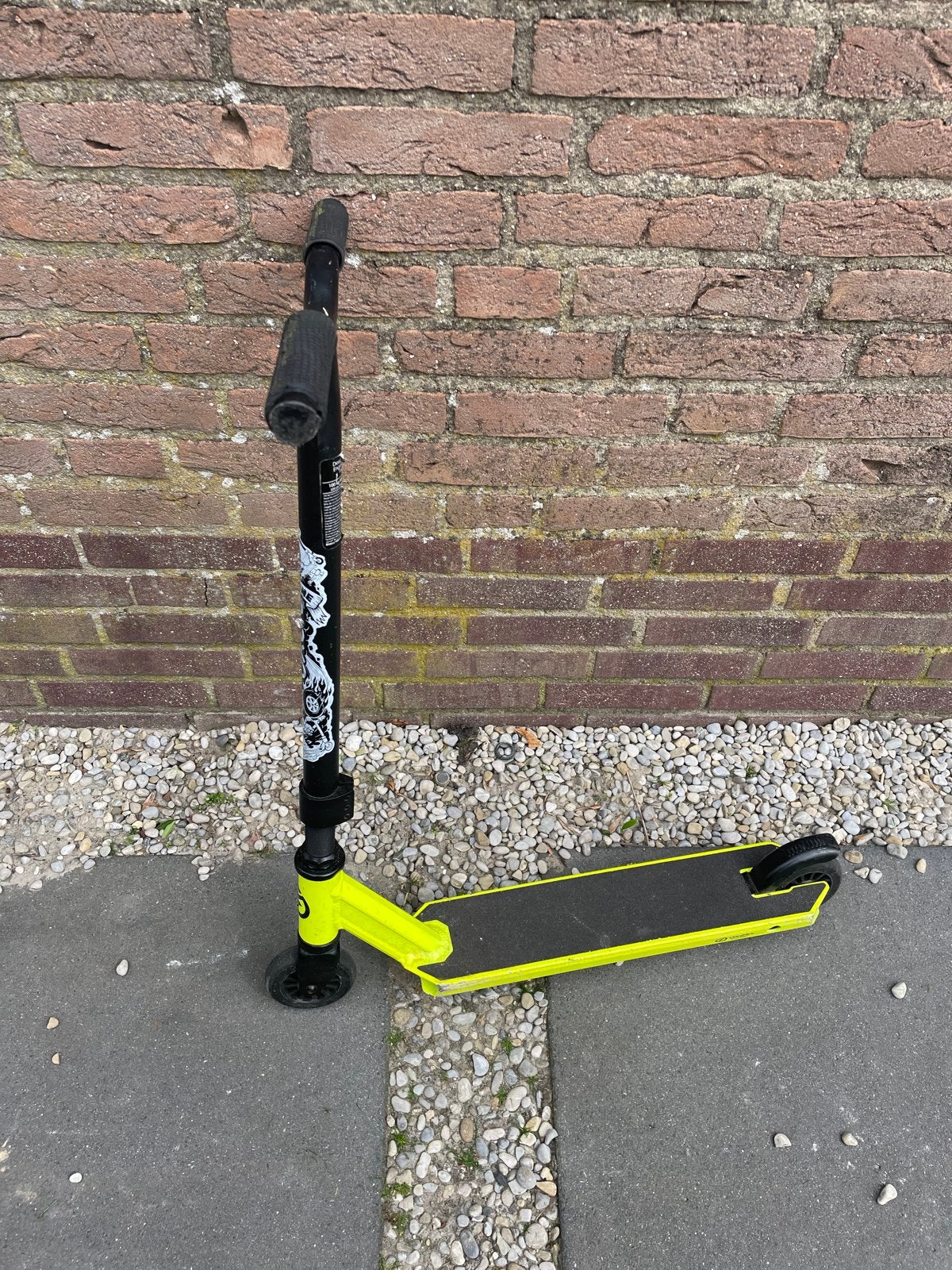 MF Oxelo Freestyle One -  Stuntstep neon geel/zwart, Fietsen en Brommers, Ophalen, Gebruikt, Gewone step