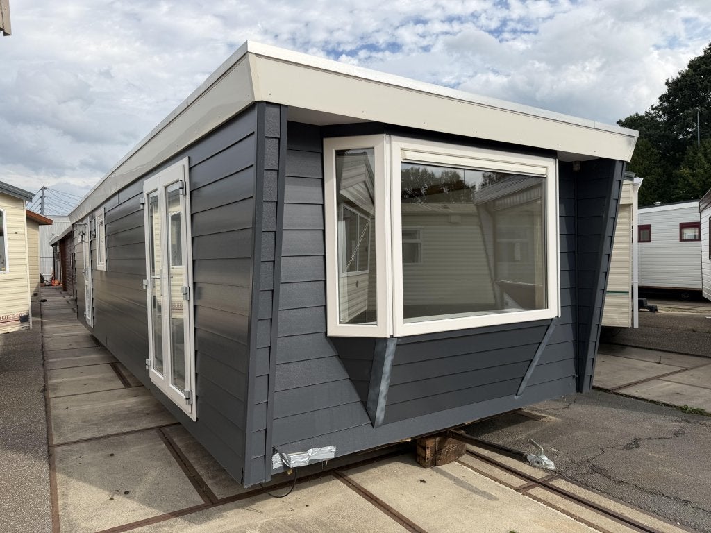Kunststof Spiegelbeeld Chalet 11 x 3.70 m 2 SLP Winterhard, Niet ingevuld, Niet ingevuld, Niet ingevuld