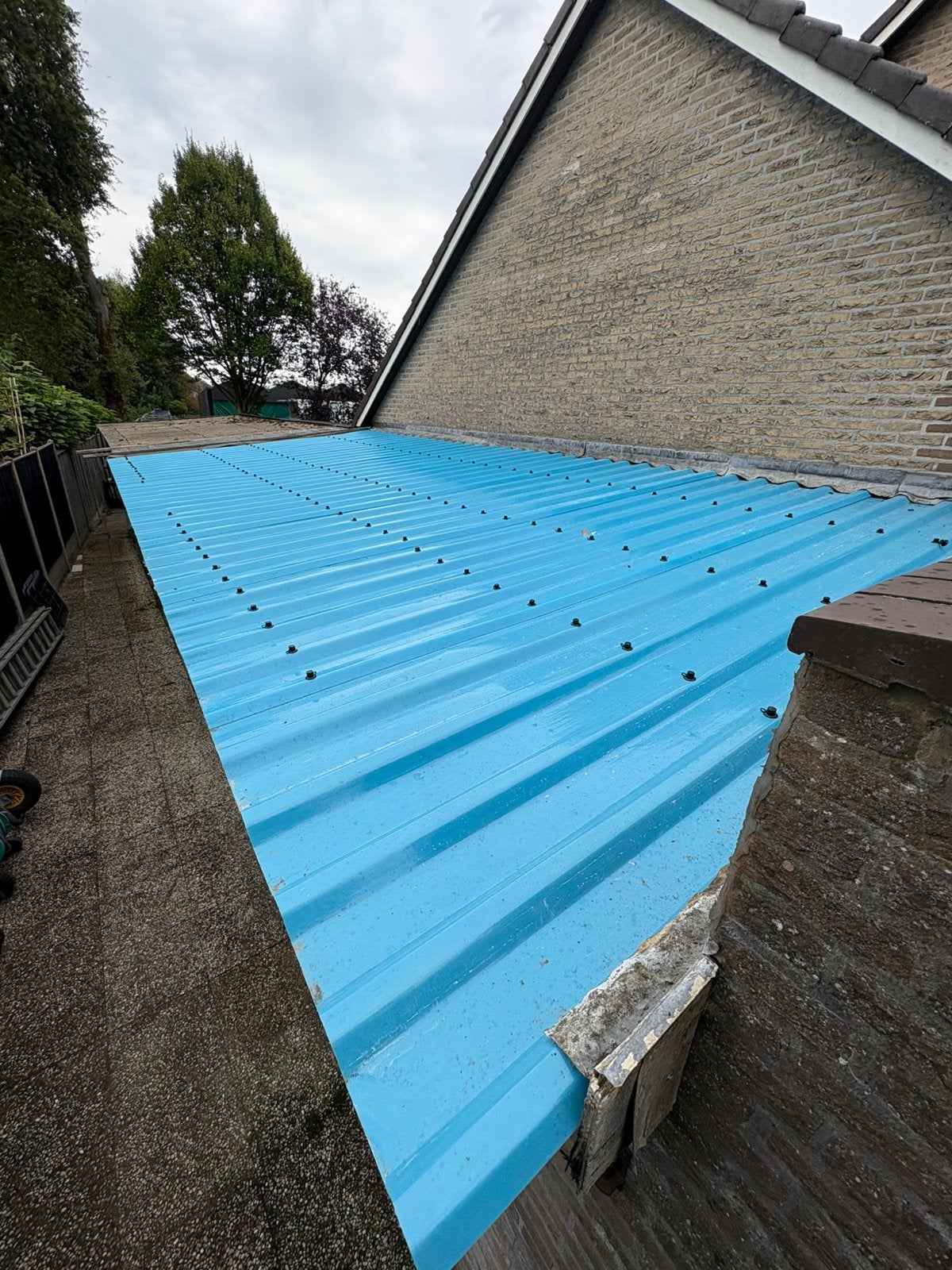 Nieuwe damwand polyester dakplaat lichtdoorlatend, Steen of Klei, Zwart, Zo goed als nieuw, 15 m² of meer