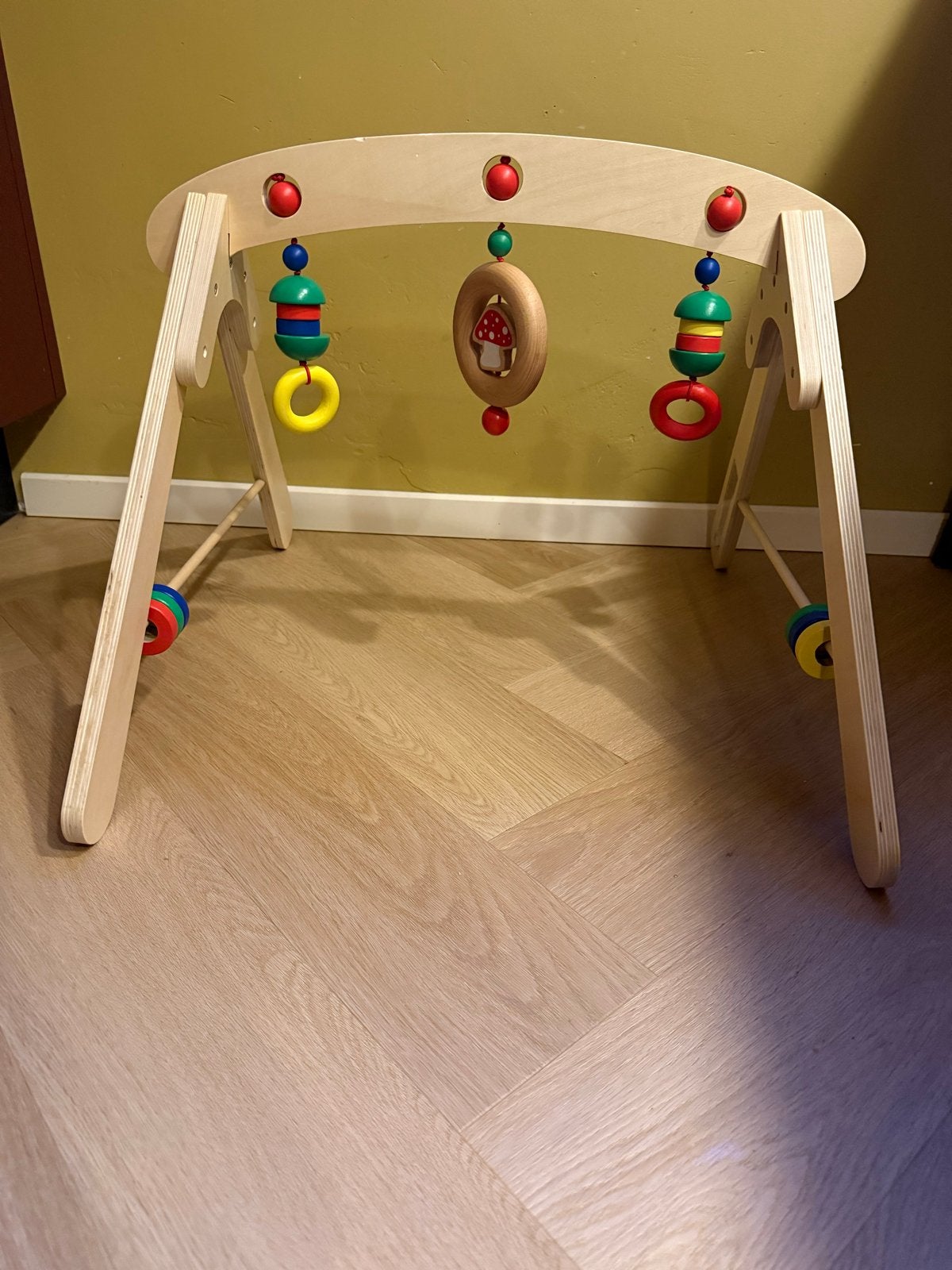 Houten Babygym met kleurrijk speelgoed, Kinderen en Baby's, Ophalen, Nieuw, Babygym