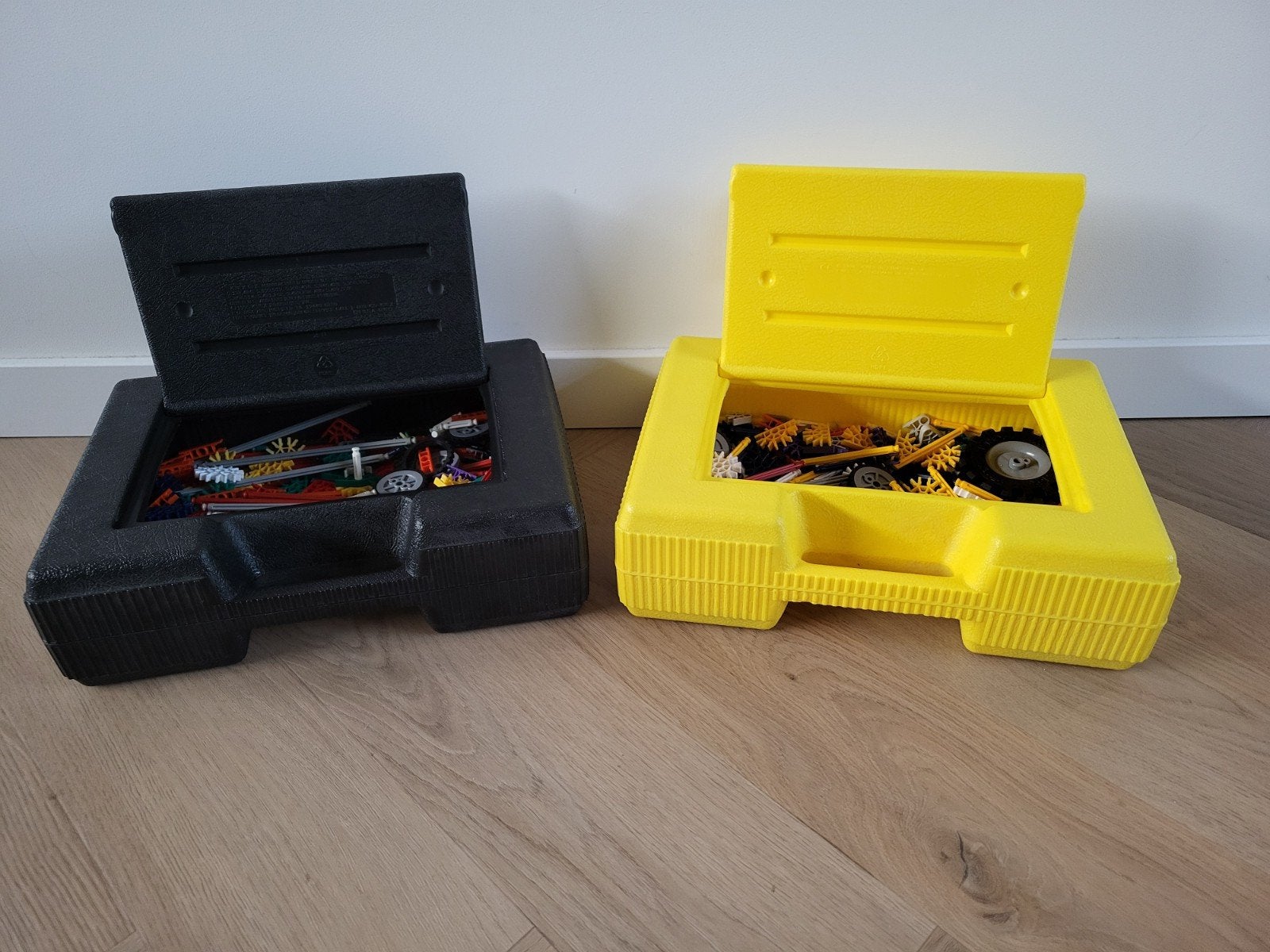 K'nex -2 opbergkoffers met veel onderdelen, Ophalen of Verzenden, Gebruikt, K'nex
