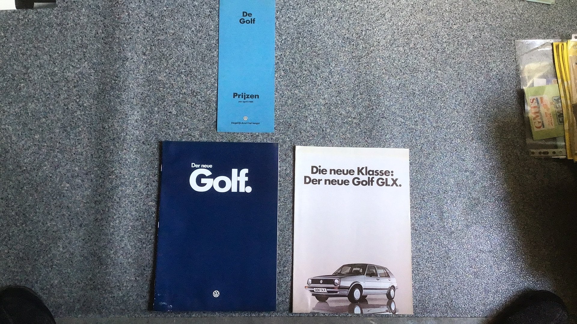 VOLKSWAGEN GOLF PRIJSLIJST 1984 + FOLDERS LOT 2x, Boeken, Ophalen of Verzenden, Gelezen, Volkswagen, Diverse auteurs