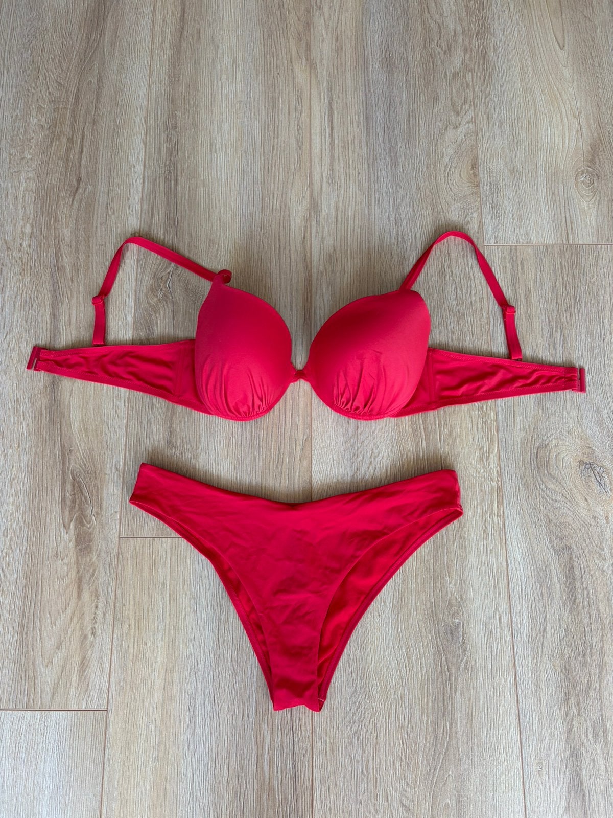 Beachlife bikini maat XL / 85D, Ophalen of Verzenden, Zo goed als nieuw, Rood, Bikini
