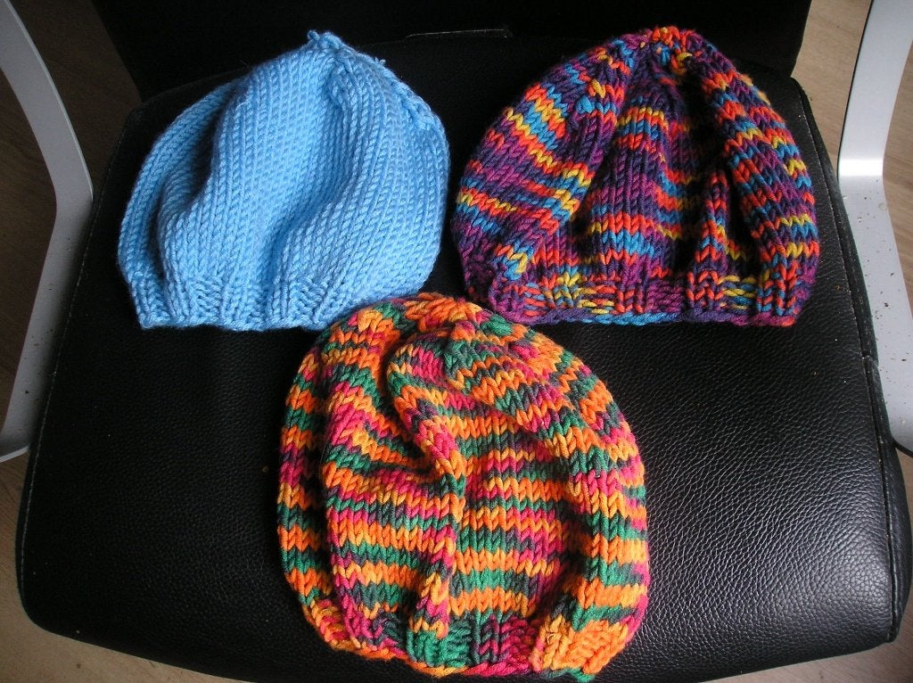4 mutsen (3 zelf gebreid), Kleding | Dames, Mutsen, Sjaals en Handschoenen, Ophalen of Verzenden, Nieuw, Muts