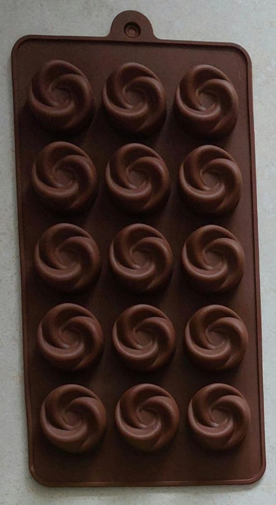 Diverse Mold mall bakvorm bonbons
truffels chocola
Per st.€5, Ophalen of Verzenden, Nieuw, Taarten, Bakvorm