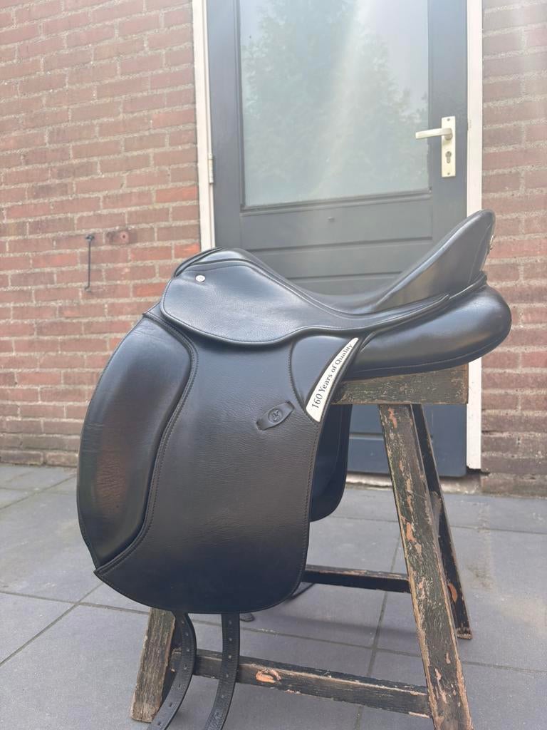Limited Kieffer dressuurzadel zwart 17 inch – goede staat, Dieren en Toebehoren, Paarden en Pony's | Zadels, Ophalen of Verzenden
