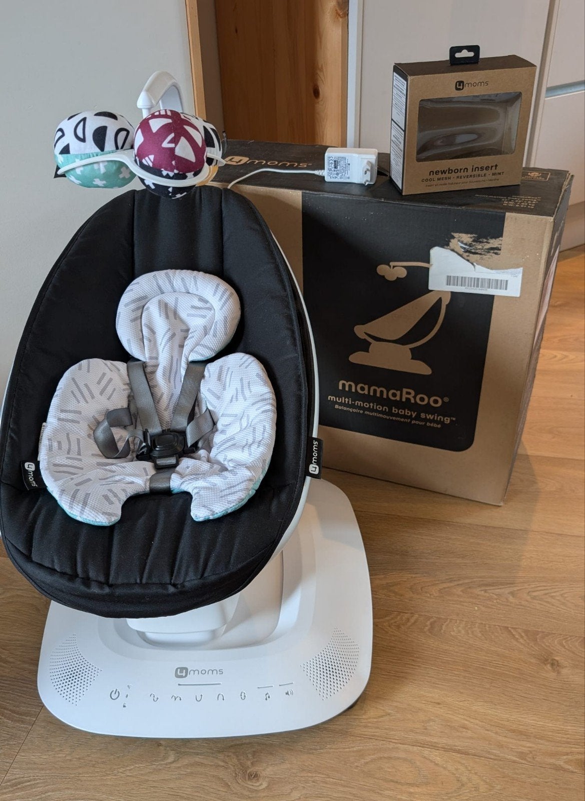 4moms mamaRoo Baby Swing (Black Classic) + Newborn Insert, Ophalen, Zo goed als nieuw, Verstelbaar