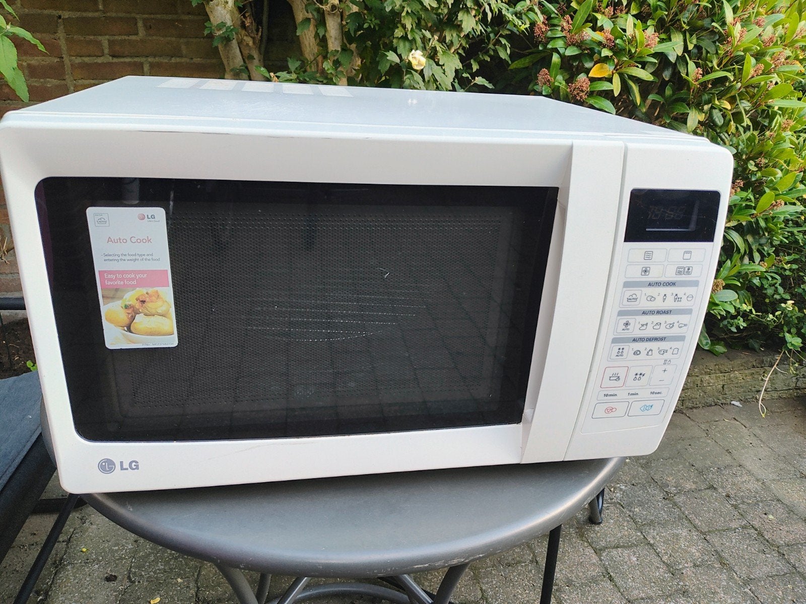 LG Combimagnetron - Wit, Vrijstaand, Zo goed als nieuw, Witgoed en Apparatuur, Ophalen, Combimagnetron, Zo goed als nieuw, Draaiplateau