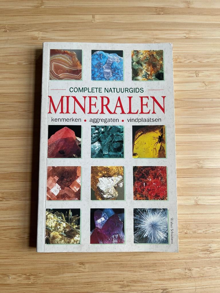 Complete natuurgids Mineralen Walter Schumann, Ophalen of Verzenden, Gelezen, Overige onderwerpen