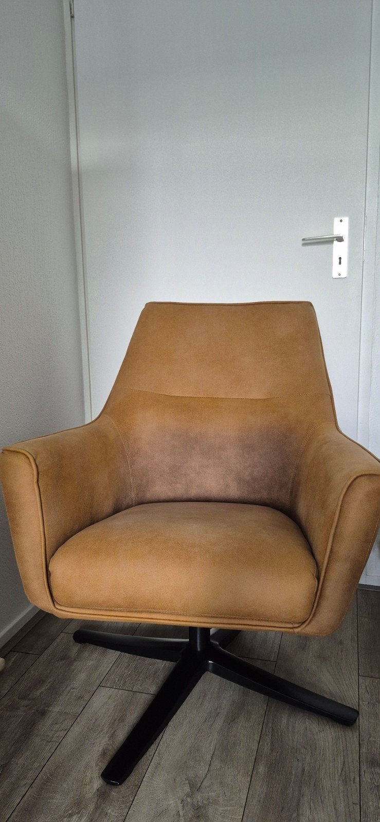 Comfortabele draaibare fauteuil Niles -  Congac, Huis en Inrichting, Ophalen, Modern, Comfortabel, Gebruikt, Leer