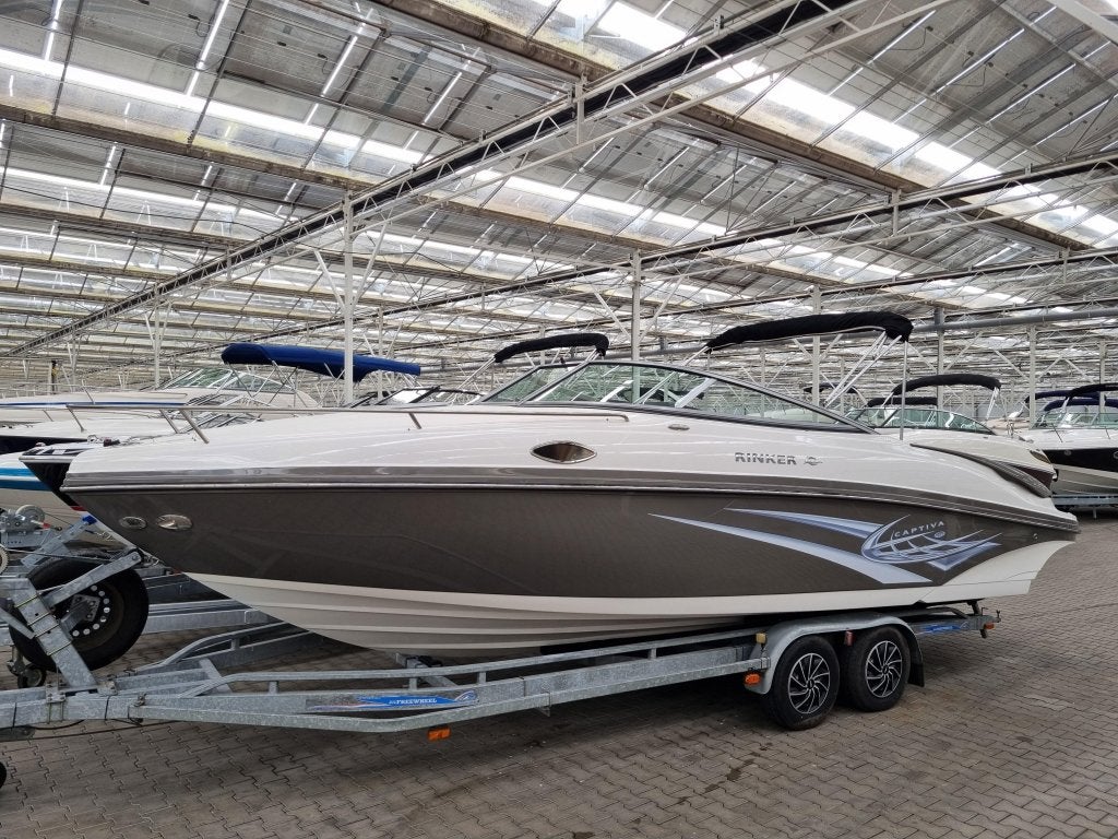 Rinker 246 Captiva, Watersport en Boten, Speedboten, 3 m, Overige merken, Zo goed als nieuw, 8 m