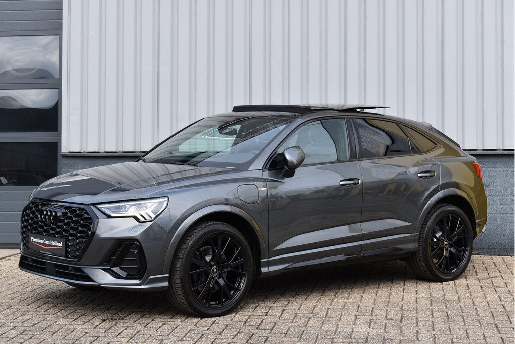 Audi Q3 Sportback 45 TFSI e S-Line 245 Pk Pano Vol Leder 360, Gebruikt, Hybride Elektrisch/Benzine, SUV of Terreinwagen, 750 kg
