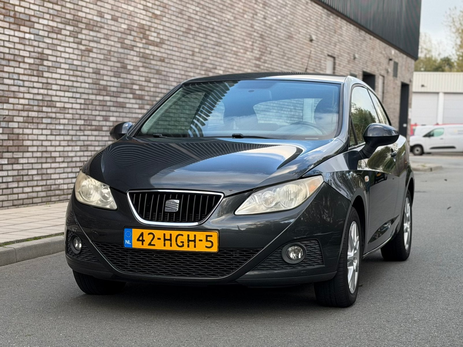 Seat Ibiza SC 1.4 63KW Stylance 3DRS 2008 Grijs Dealer OH!, Auto's, Voorwielaandrijving, Dealer onderhouden, Stof, 40 €/maand