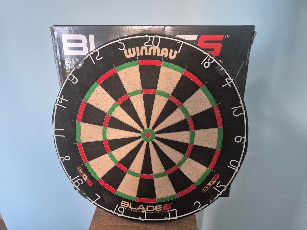 Dartbord: Winmau Blade 6, Sport en Fitness, Ophalen of Verzenden, Gebruikt, Dartbord
