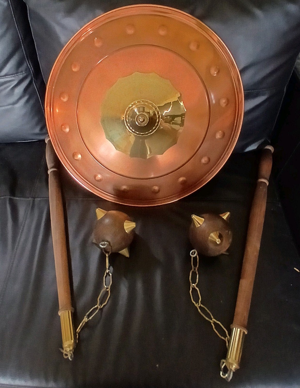 koperenschild met 2x strijdvlegel, morgenster, Antiek en Kunst, Ophalen of Verzenden