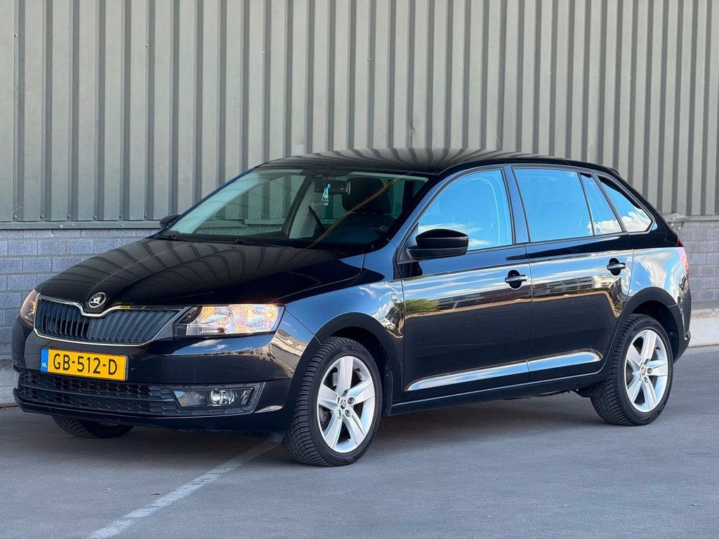 Skoda Rapid Spaceback 1.2 TSI Greentech Style Edition Pano /, Voorwielaandrijving, Euro 5, Gebruikt, 1070 kg