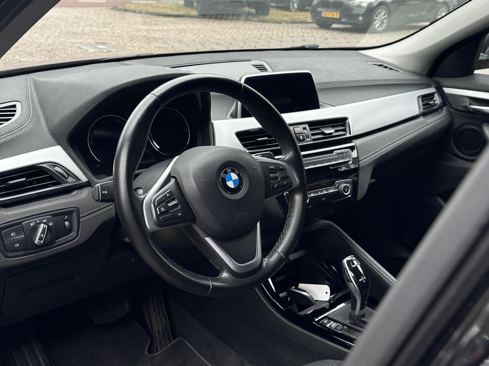 BMW X2 sDrive18i Led, Climat, Cruise, Navi, Pdc, LM.., Gebruikt, Euro 6, Met garantie (alle), Zwart