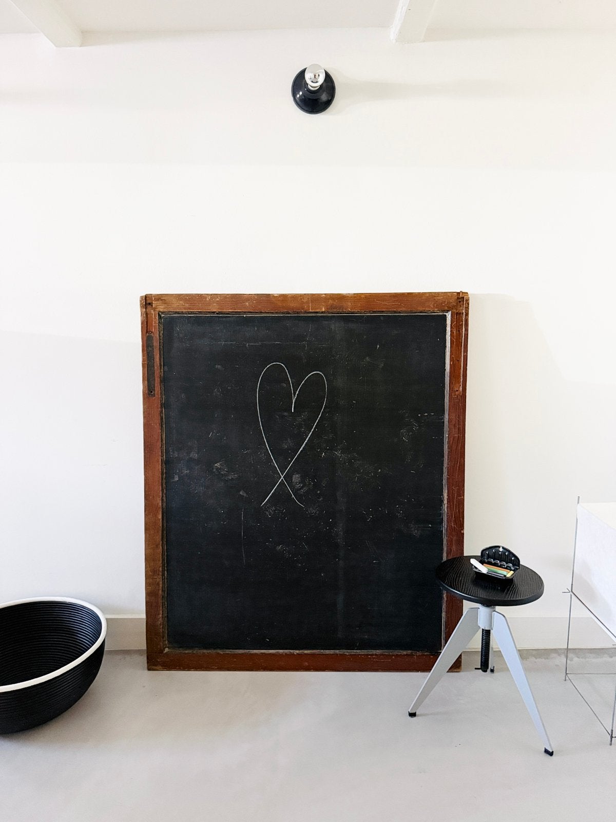 Antiek / vintage schoolbord met een houten lijst, Ophalen, Gebruikt, Krijtbord