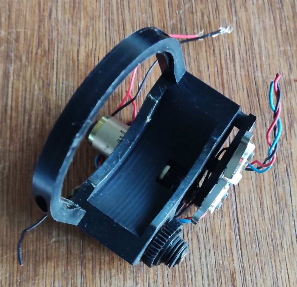 2 motoren met 2 micro switches, Ophalen of Verzenden