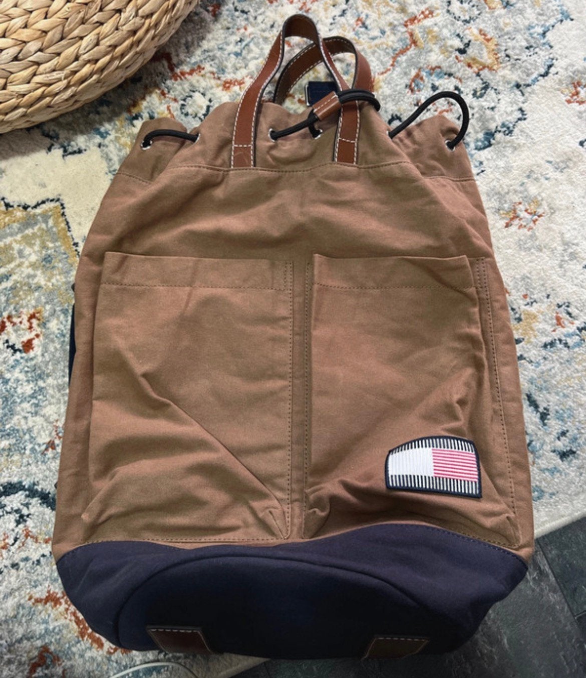 Steal Alert Classic Tommy Hilfiger Canvas Rucksack Only $35!, Ophalen, 30 cm of meer, Bruin, Nieuw