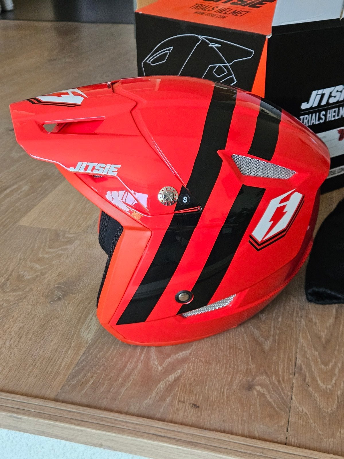 Jitsie Trial Helm HT1 Volta rood/zwart - Maat S, Overige merken, S, Tweedehands, Overige typen