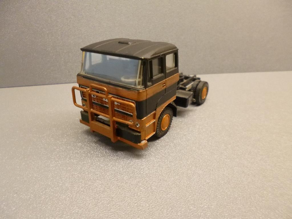 Daf 2800 met BULLBAR Lion ( veetrailer ), Hobby en Vrije tijd, Modelauto's | 1:50, Ophalen of Verzenden, Gebruikt, Bus of Vrachtwagen