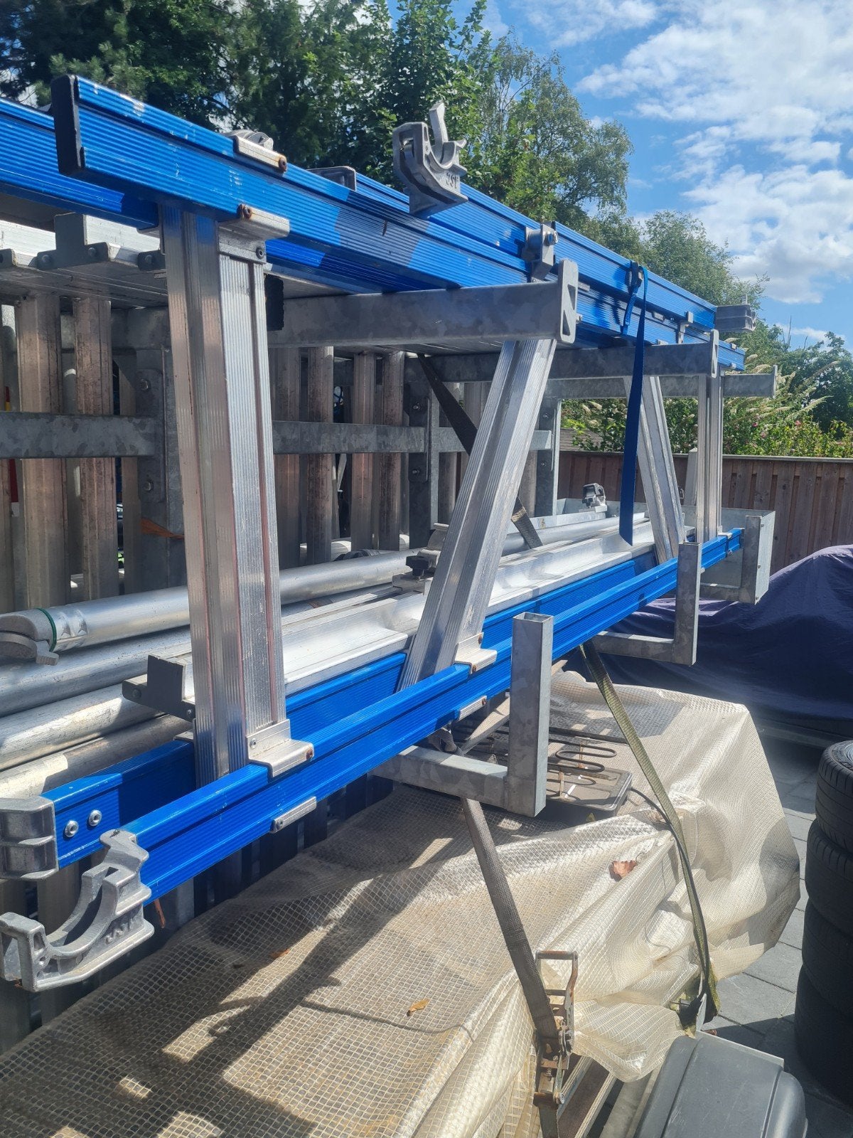 steiger /aanhanger/zonnepanelen lift, Doe-het-zelf en Verbouw, Steigers, Ophalen of Verzenden, Rolsteiger of Kamersteiger, 5 meter of hoger