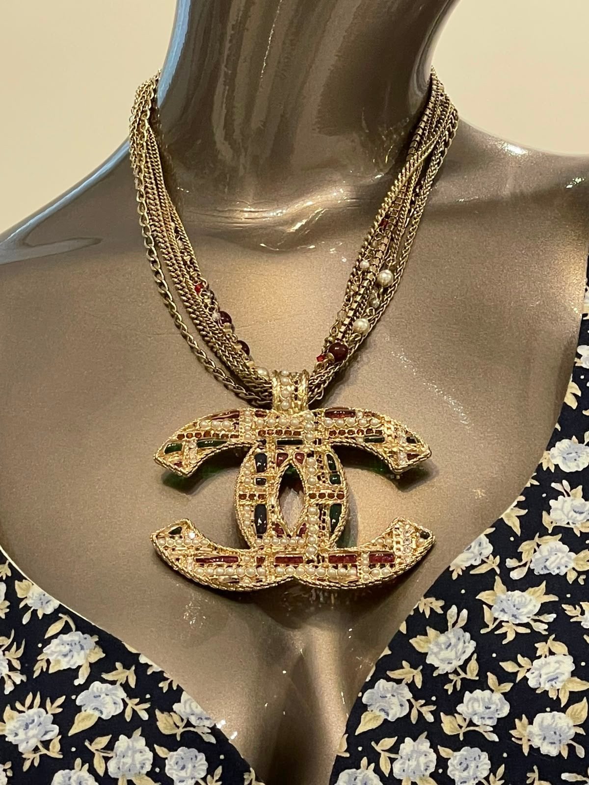 Chanel CC Hanger Ketting met Edelstenen en Parels, Overige materialen, Ophalen of Verzenden, Zo goed als nieuw, Met edelsteen