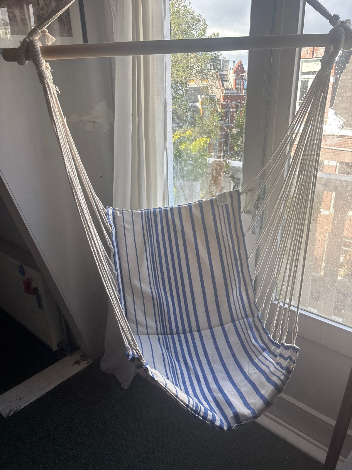 Hangstoel met blauw-wit gestreepte stof, Ophalen, Gebruikt, Blauw, Eén