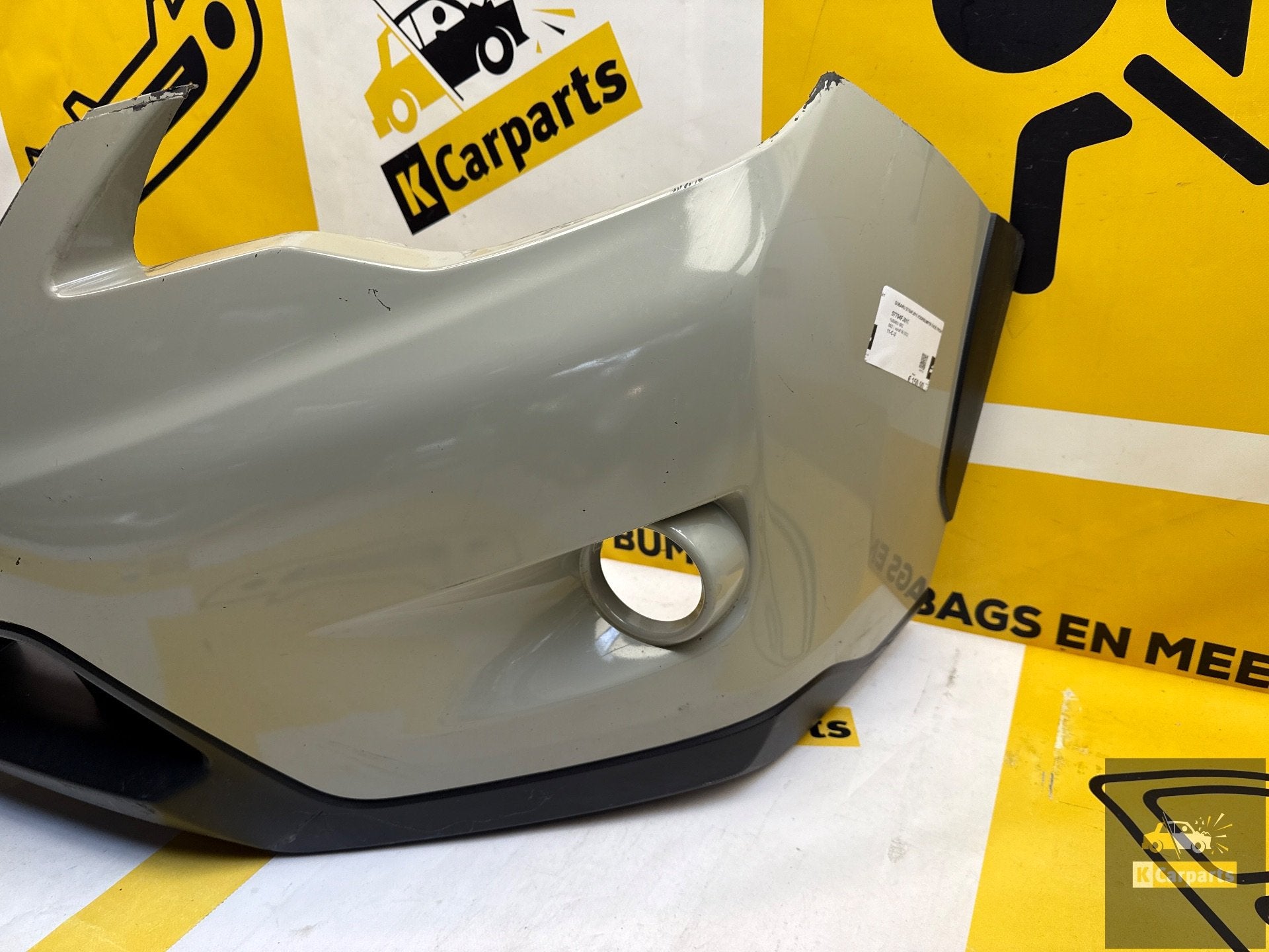 Subaru 57704FJ011 VoorBumper Face Front XUx, Subaru, Info@subaru.co.jp, Gebruikt, Voor