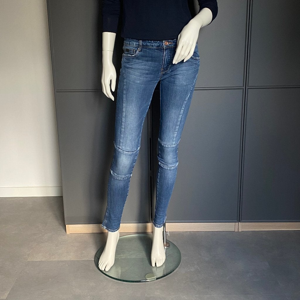 Jeans met knie stukken maat 36 / Zara TRF, Blauw, Zara, Ophalen of Verzenden, Zo goed als nieuw