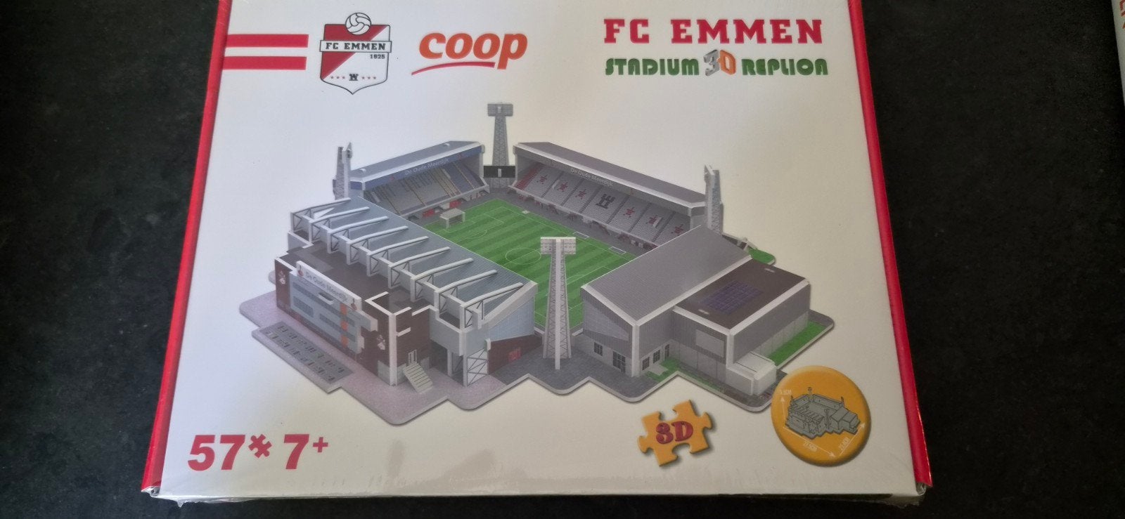FC Emmen Stadion 3D-puzzel - Nieuw in doos, Ophalen of Verzenden, Nieuw