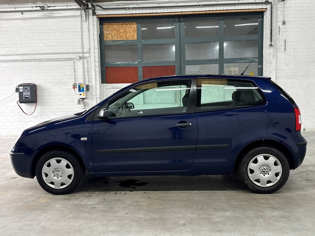 Volkswagen Polo 1.4-16V | Airco | Nieuwe APK, Auto's, Voorwielaandrijving, 4 cilinders, Blauw, Origineel Nederlands