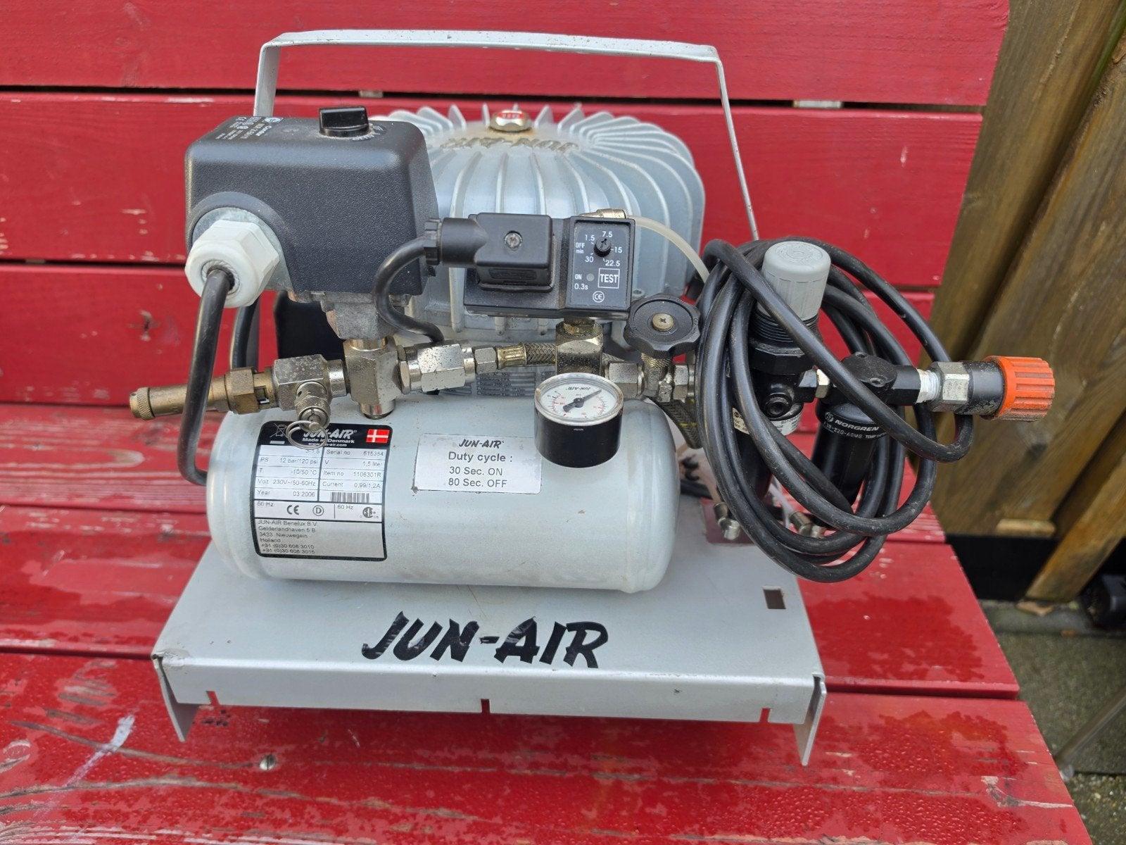 JUN-AIR Compressor - Stille en Krachtige Luchtcompressor, Ophalen, Zo goed als nieuw